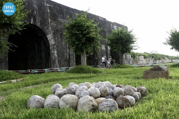 Những lưu ý khi đến thành nhà Hồ