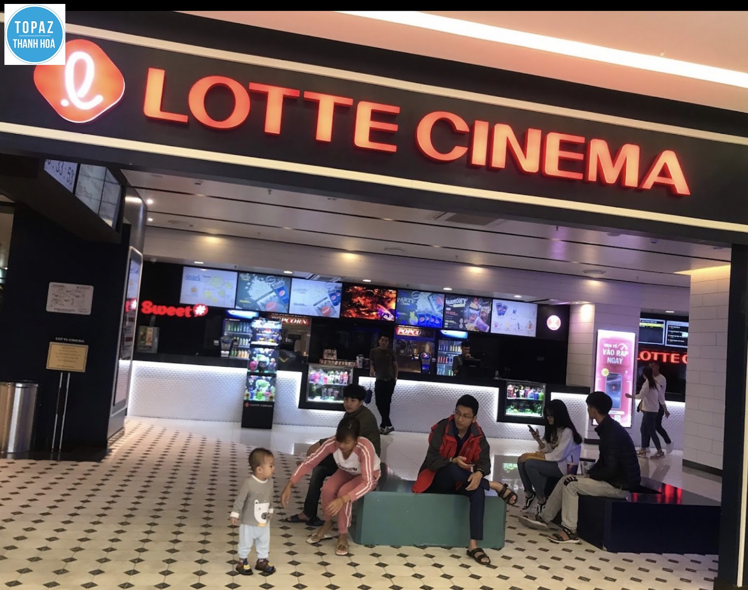 Không gian chờ của Lotte Cinema Thanh Hoá 