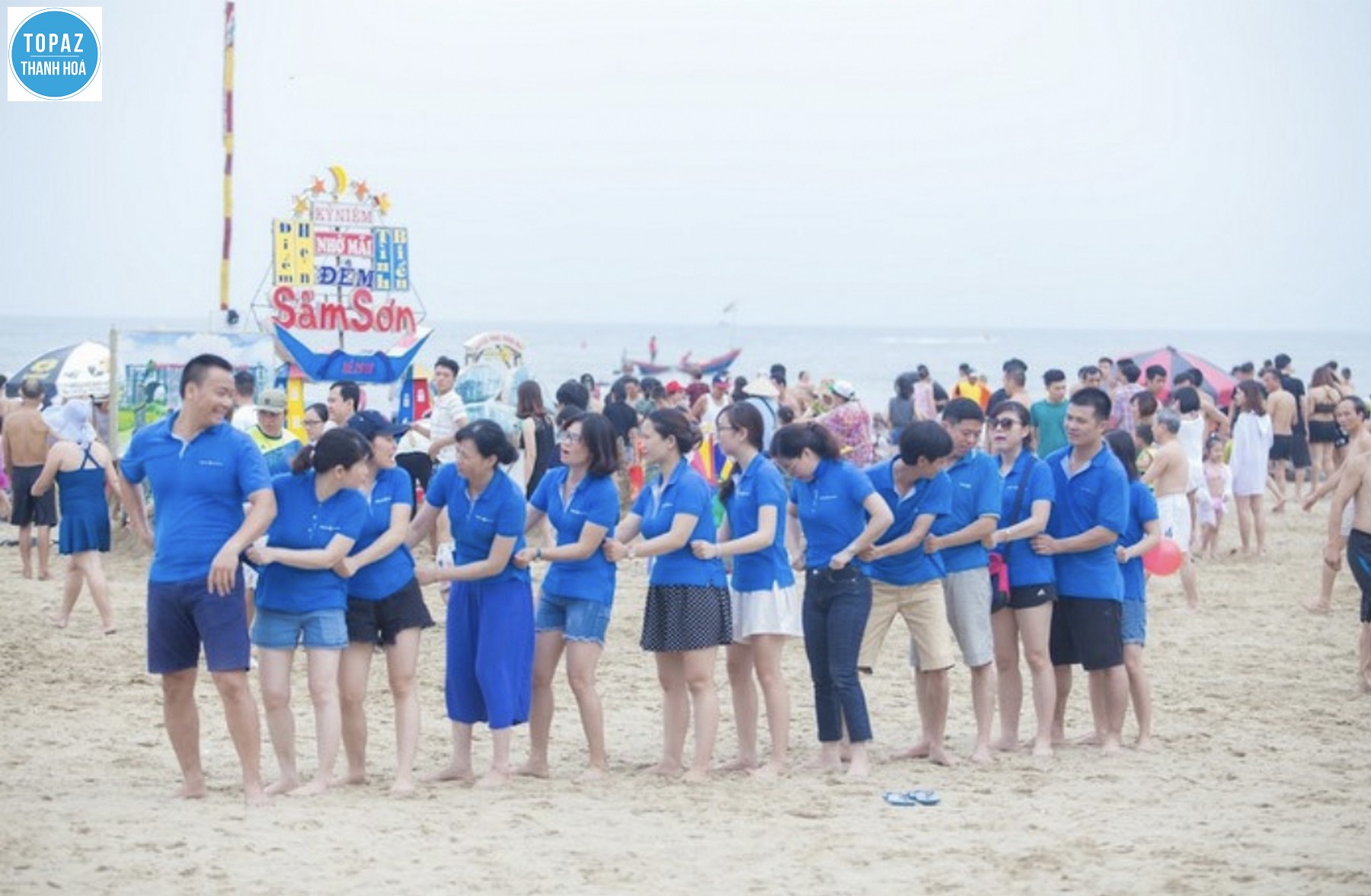 Hình ảnh team building thú vị, sôi nổi 