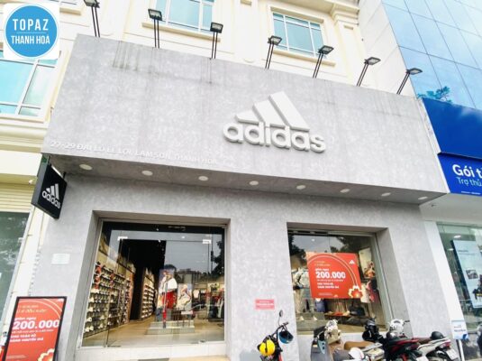 Toàn cảnh cửa hàng Adidas Thanh Hoá